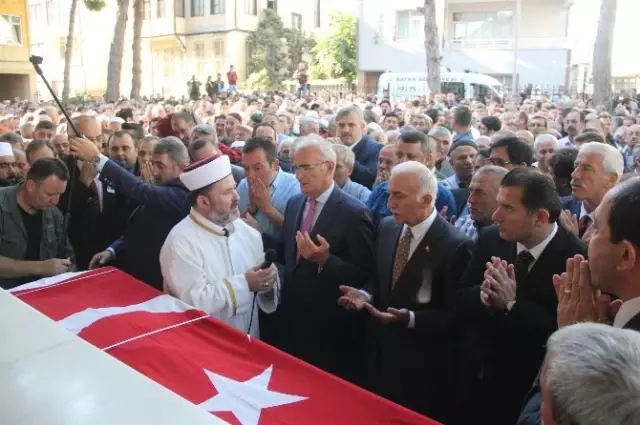 Eski Başkan Hasan Aslan'a Gözyaşı