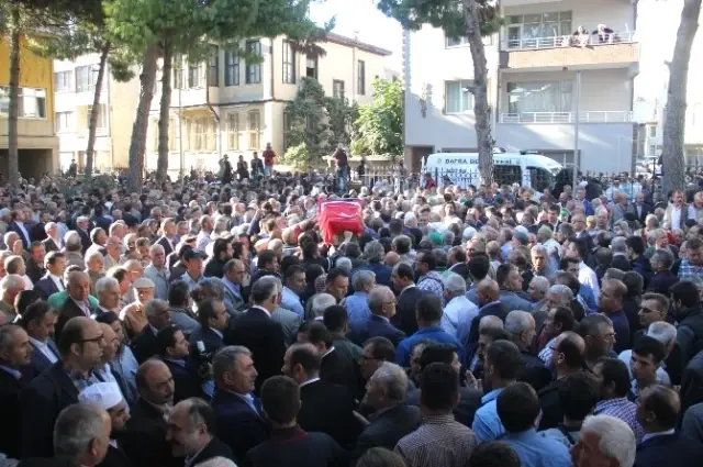 Eski Başkan Hasan Aslan'a Gözyaşı