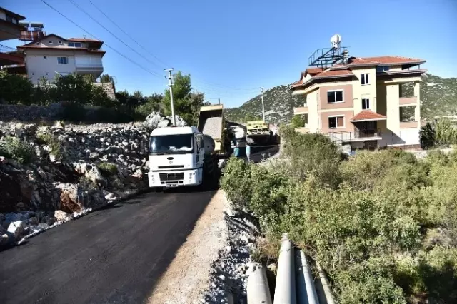 Alanya Güzelbağ Mahallesinde Asfalt Çalışması Alanya Güzelbağ Mahallesinde Asfalt Çalışması