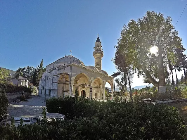 Kaş'ta Tarihi Caminin Restorasyonu Devam Ediyor Kaş'ta Tarihi Caminin Restorasyonu Devam Ediyor