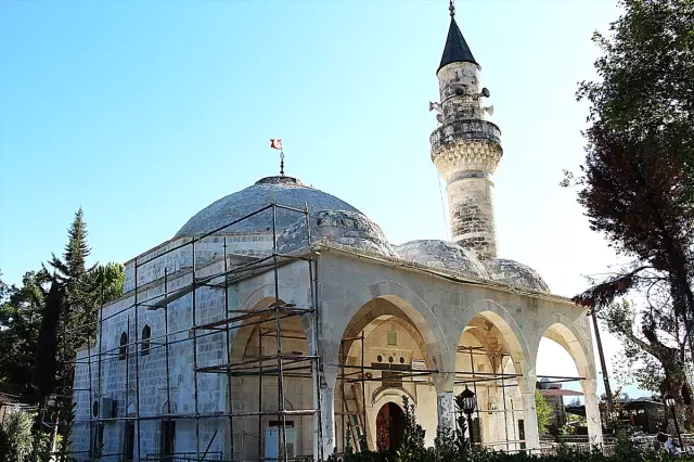 Kaş'ta Tarihi Caminin Restorasyonu Devam Ediyor Kaş'ta Tarihi Caminin Restorasyonu Devam Ediyor