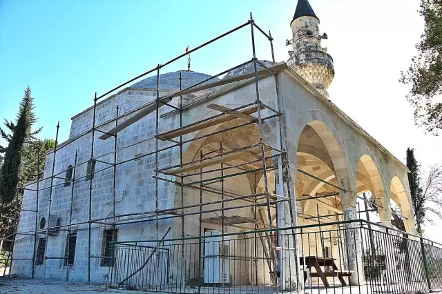 Kaş'ta Tarihi Caminin Restorasyonu Devam Ediyor Kaş'ta Tarihi Caminin Restorasyonu Devam Ediyor