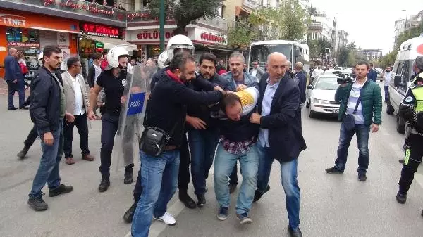 Bursa'da İzinsiz 10 Ekim Gösterisine Müdahale: 29 Kişi Gözaltına Alındı