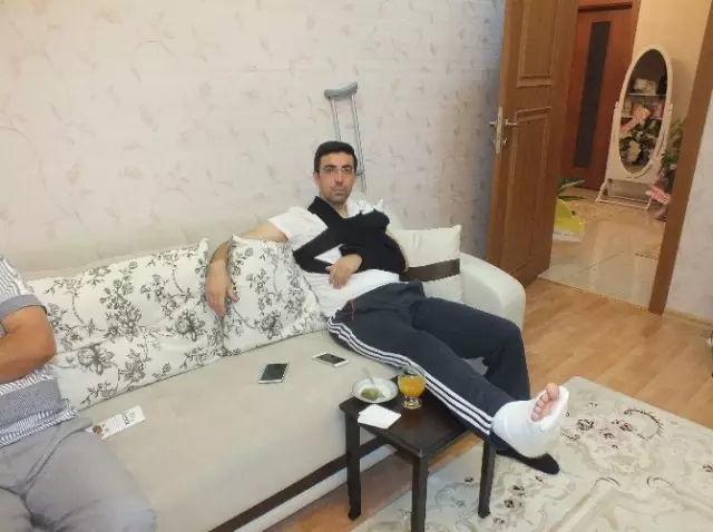 Malazgirt Kaymakamı Soner Kırlı ve Ailesi Kaza Sonrası İlçeye Döndü Malazgirt Kaymakamı Soner Kırlı ve Ailesi Kaza Sonrası İlçeye Döndü