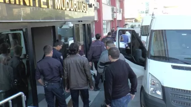 Bylock Kullandığı Tespit Edilen 10 Öğretmen ve 1 Üniversite Öğrencisi Adliyeye Sevk Edildi Bylock Kullandığı Tespit Edilen 10 Öğretmen ve 1 Üniversite Öğrencisi Adliyeye Sevk Edildi