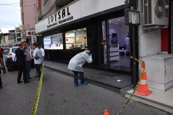 23 Yıllık Polis Otomobil Gasp Etti, Kuyumcu Soymaya Kalkıştı