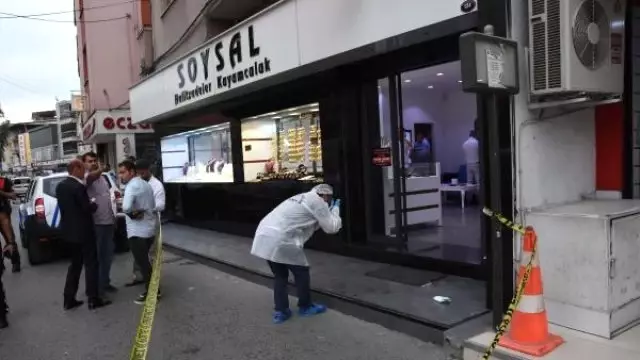 İzmir'de Soygun Girişimi, 2 Yaralı