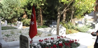 Levent Kırca'nın Mezarı Yapıldı