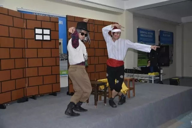 İbiş'in Misafirleri Oyunu Gündüzler'de Sahnelendi