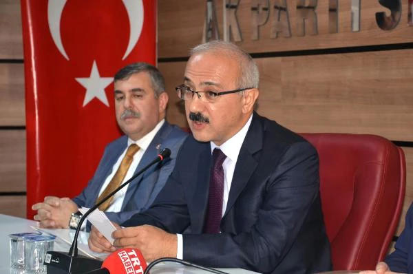 Kalkınma Bakanı Lütfi Elvan, Sinop'ta Esnafı Ziyaret Edip Sohbet Etti