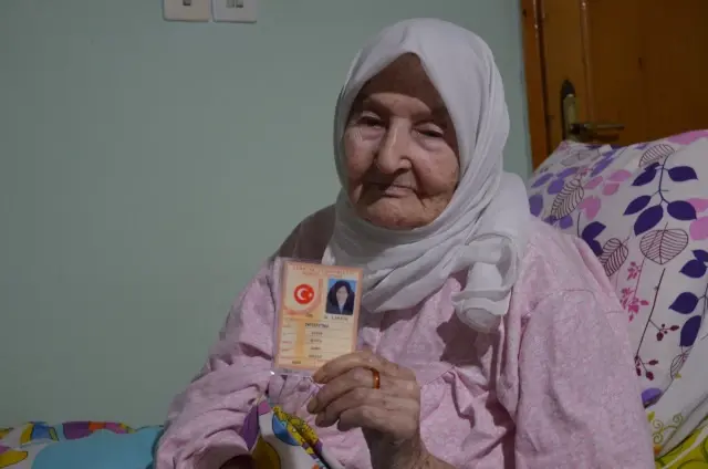 103 yaşındaki ninenin son arzusu, Erdoğan'ı bir kez görmek 103 yaşındaki ninenin son arzusu, Erdoğan'ı bir kez görmek