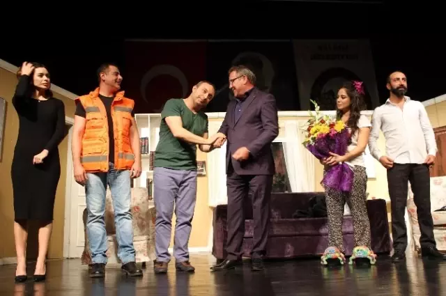 Sevgili Karım' Salihli'de Büyük Beğeni Topladı Sevgili Karım' Salihli'de Büyük Beğeni Topladı