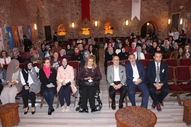 AK Parti Osmangazi'den Meme Kanseri Semineri AK Parti Osmangazi'den Meme Kanseri Semineri