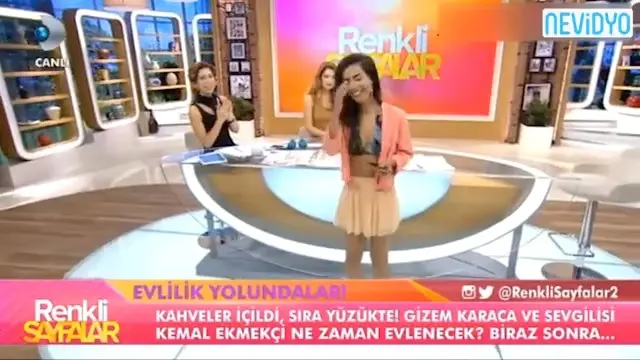 Canlı Yayında Olay Yaratan Kıyafet!