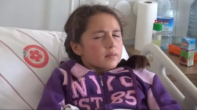 Sivas Müdür 'Gözüne Kalem Batan Öğrenciye Ambulans Çağırmadı' Iddiası Sivas Müdür 'Gözüne Kalem Batan Öğrenciye Ambulans Çağırmadı' Iddiası