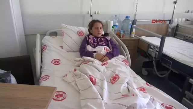 Sivas Müdür 'Gözüne Kalem Batan Öğrenciye Ambulans Çağırmadı' Iddiası Sivas Müdür 'Gözüne Kalem Batan Öğrenciye Ambulans Çağırmadı' Iddiası