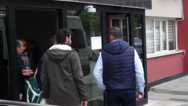 Gebze'de Fetö Şüphelisi 6 İşadamı Adliyeye Sevk Edildi Gebze'de Fetö Şüphelisi 6 İşadamı Adliyeye Sevk Edildi