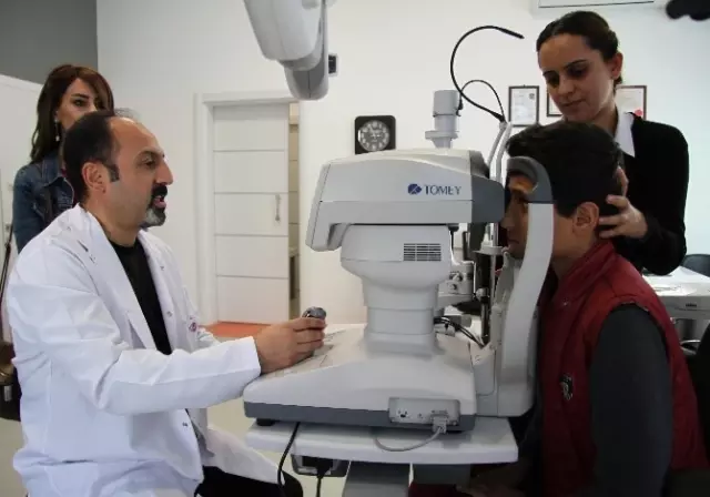 Urartu Göz Merkezi'nden Down Sendromlu Çocuklara Göz Muayenesi Urartu Göz Merkezi'nden Down Sendromlu Çocuklara Göz Muayenesi