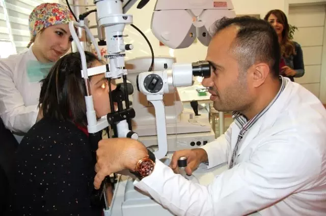 Urartu Göz Merkezi'nden Down Sendromlu Çocuklara Göz Muayenesi Urartu Göz Merkezi'nden Down Sendromlu Çocuklara Göz Muayenesi