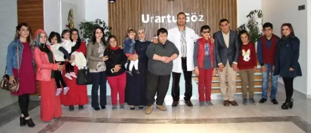 Urartu Göz Merkezi'nden Down Sendromlu Çocuklara Göz Muayenesi Urartu Göz Merkezi'nden Down Sendromlu Çocuklara Göz Muayenesi