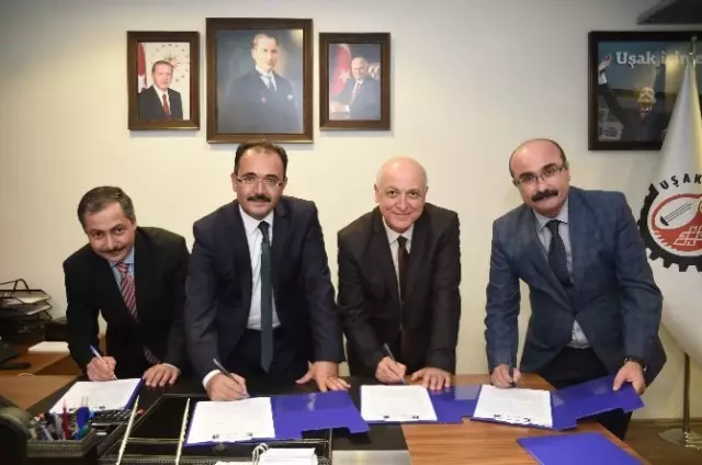 Uşak Belediyesi ile Tapu ve Kadastro Müdürlüğü Arasında İşbirliği Protokolü Uşak Belediyesi ile Tapu ve Kadastro Müdürlüğü Arasında İşbirliği Protokolü