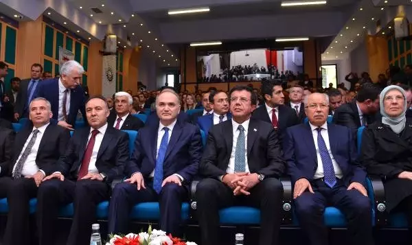 Bakan Zeybekci, Dolar Kurundaki Artıştan Endişe Edilmemesini İstedi Bakan Zeybekci, Dolar Kurundaki Artıştan Endişe Edilmemesini İstedi