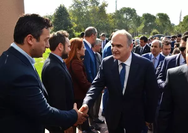 Bakan Zeybekci, Dolar Kurundaki Artıştan Endişe Edilmemesini İstedi Bakan Zeybekci, Dolar Kurundaki Artıştan Endişe Edilmemesini İstedi