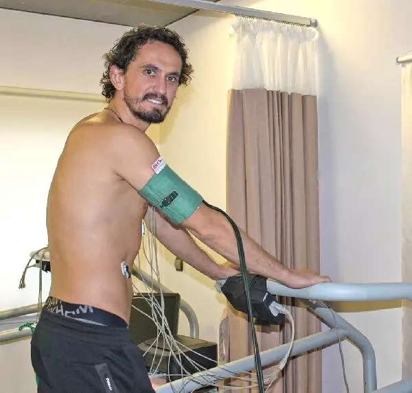 Tuncay Şanlı'dan Sakaryaspor'a İmza Tuncay Şanlı'dan Sakaryaspor'a İmza