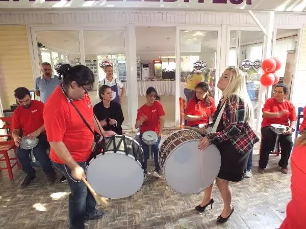 Down Sendromlu Çocuklar Cumhuriyet Bayramı'nda Eğlendi