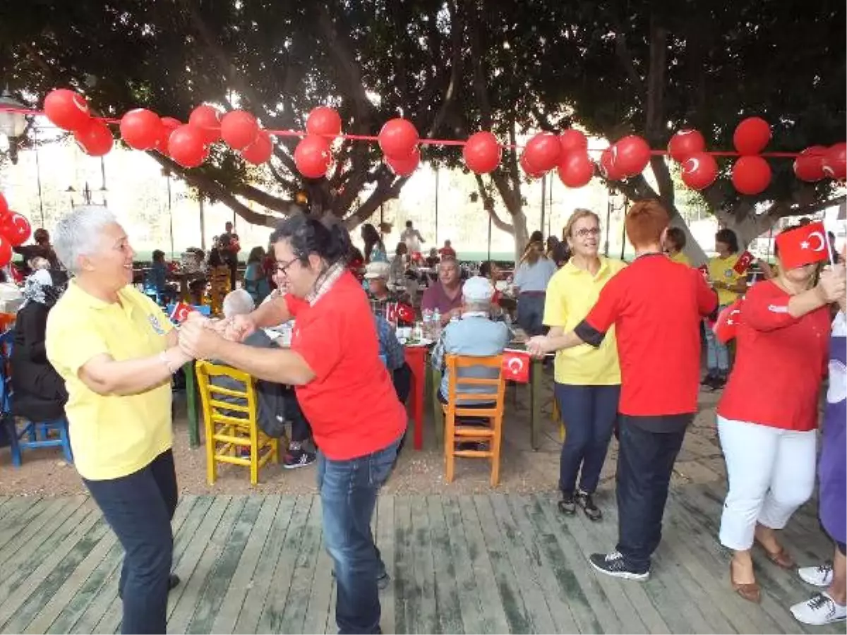 Down Sendromlu Çocuklar Cumhuriyet Bayramı'nda Eğlendi