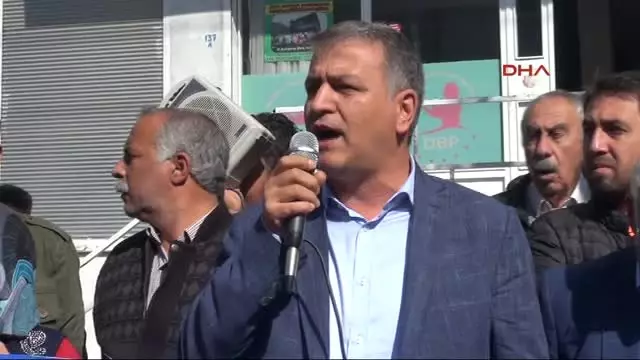 Gaziantep'te, Kışanak ve Anlı'nın Gözaltına Alınmasına Tepkiler Sürüyor Gaziantep'te, Kışanak ve Anlı'nın Gözaltına Alınmasına Tepkiler Sürüyor