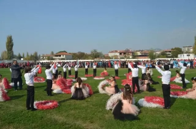 Manisa'da Cumhuriyet Bayramı Kutlamaları Manisa'da Cumhuriyet Bayramı Kutlamaları