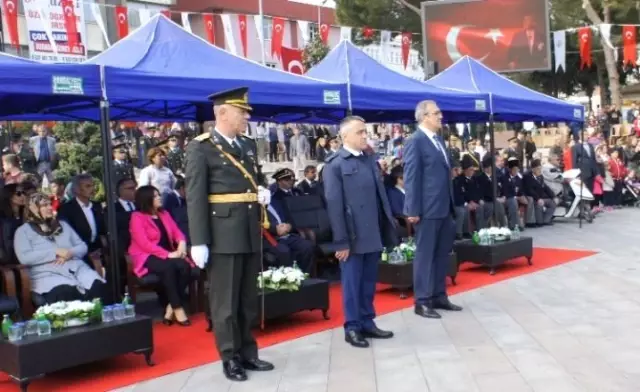 Manisa'da Cumhuriyet Bayramı Kutlamaları Manisa'da Cumhuriyet Bayramı Kutlamaları