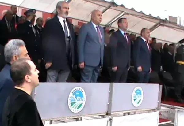 MHP'li Vekil, AK Parti İl Başkanı'nın Protokolde Ön Sırada Oturmasına Tepki Göstererek Alanı Terk... MHP'li Vekil, AK Parti İl Başkanı'nın Protokolde Ön Sırada Oturmasına Tepki Göstererek Alanı Terk...