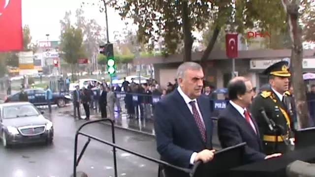 Sakarya MHP'li Vekil, AK Parti Il Başkanı'nın Protokolde Ön Sırada Oturmasına Tepki Göstererek... Sakarya MHP'li Vekil, AK Parti Il Başkanı'nın Protokolde Ön Sırada Oturmasına Tepki Göstererek...