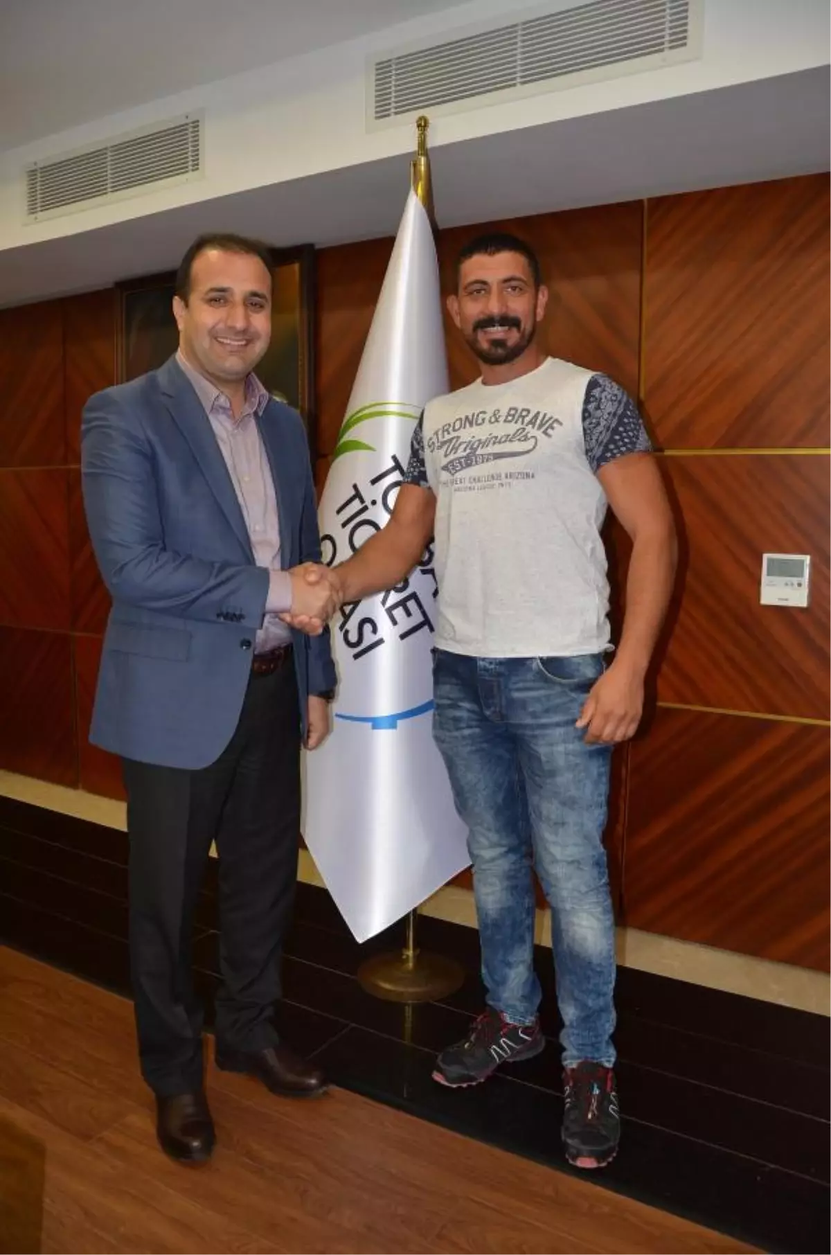 Van Dan Izmir E Patronluk Egitimi Almaya Geldi