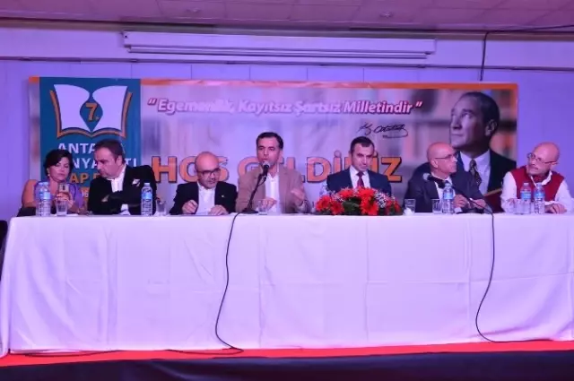 Antalya Konyaaltı Kitap Fuarına Büyük İlgi