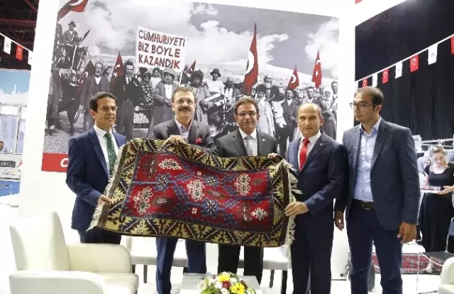 Yörex'de Döşemealtı Standına Yoğun İlgi