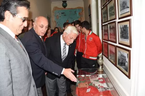 Karşıyaka'da 104. Yıl Buluşması Karşıyaka'da 104. Yıl Buluşması