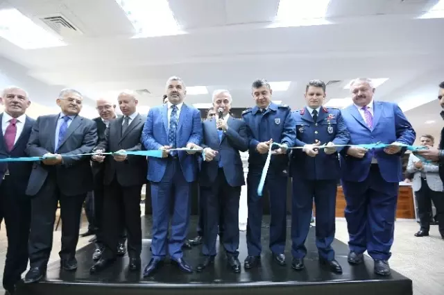 Büyükşehir Belediyesi Kente 33 Bin Kitaplık Kütüphane Kazandırdı Büyükşehir Belediyesi Kente 33 Bin Kitaplık Kütüphane Kazandırdı