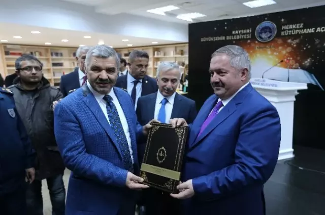 Büyükşehir Belediyesi Kente 33 Bin Kitaplık Kütüphane Kazandırdı Büyükşehir Belediyesi Kente 33 Bin Kitaplık Kütüphane Kazandırdı