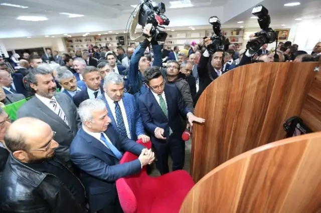 Büyükşehir Belediyesi Kente 33 Bin Kitaplık Kütüphane Kazandırdı Büyükşehir Belediyesi Kente 33 Bin Kitaplık Kütüphane Kazandırdı