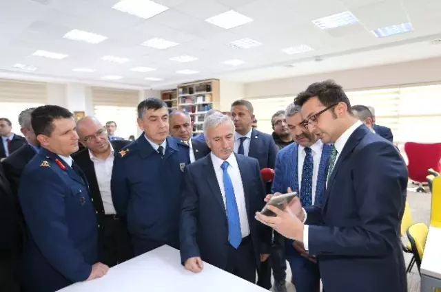 Büyükşehir Belediyesi Kente 33 Bin Kitaplık Kütüphane Kazandırdı Büyükşehir Belediyesi Kente 33 Bin Kitaplık Kütüphane Kazandırdı