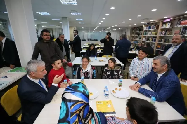 Büyükşehir Belediyesi Kente 33 Bin Kitaplık Kütüphane Kazandırdı Büyükşehir Belediyesi Kente 33 Bin Kitaplık Kütüphane Kazandırdı