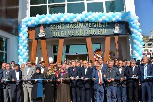 Ak Partili Ünal: Terörün ve Terörizmin Propagandasını Yapma Dünyanın Hiçbir Yerinde Yok Ak Partili Ünal: Terörün ve Terörizmin Propagandasını Yapma Dünyanın Hiçbir Yerinde Yok