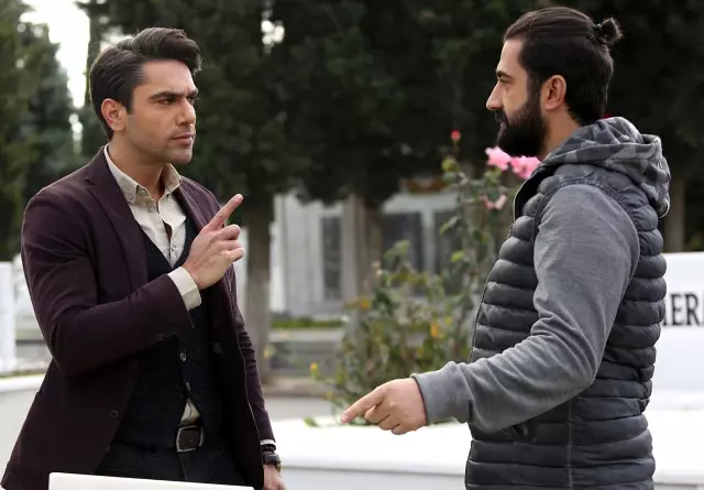 Hakverdi Yaşıyor! Bana Sevmeyi Anlat'ta Sürpriz Gelişme! Hakverdi Yaşıyor! Bana Sevmeyi Anlat'ta Sürpriz Gelişme!