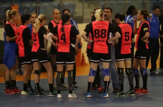 Yenimahalle'nin Kadınları 7'de 7 Yaptı Yenimahalle'nin Kadınları 7'de 7 Yaptı