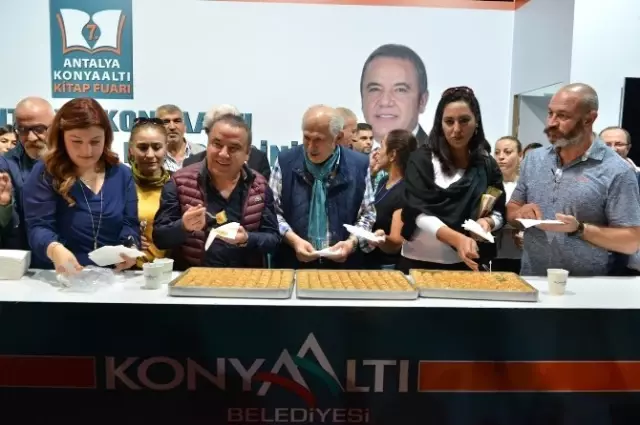 7.konyaaltı Kitap Fuarına 10 Günde 173 Bin Ziyaret