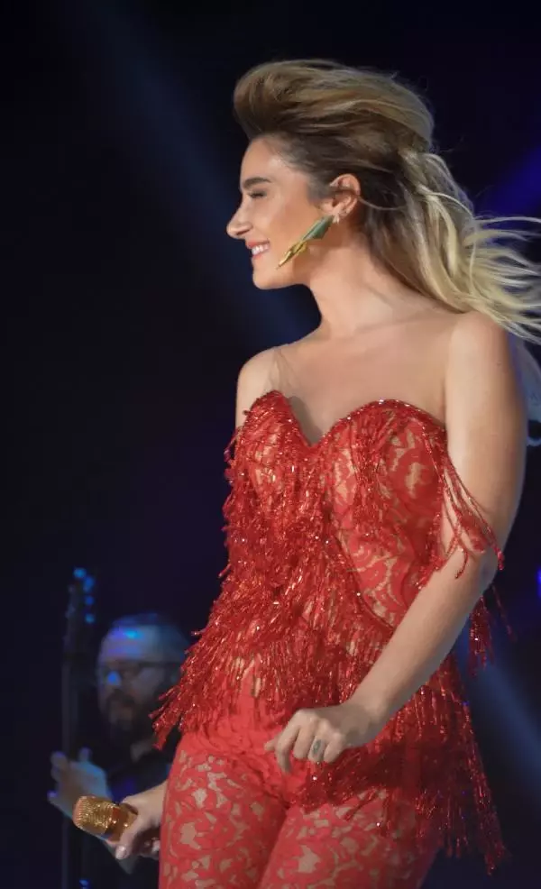 Sıla'dan Ankaralılara Müzik Ziyafeti Sıla'dan Ankaralılara Müzik Ziyafeti