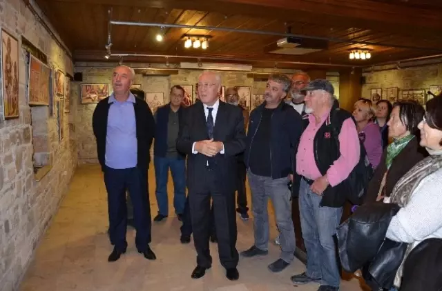 Kuşadası'nda 'Zeybekler' Fotoğraf Sergisi Açıldı Kuşadası'nda 'Zeybekler' Fotoğraf Sergisi Açıldı